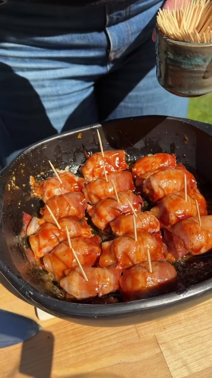 Gehaktballetjes in spek gelakt met smoky chilli-marinade